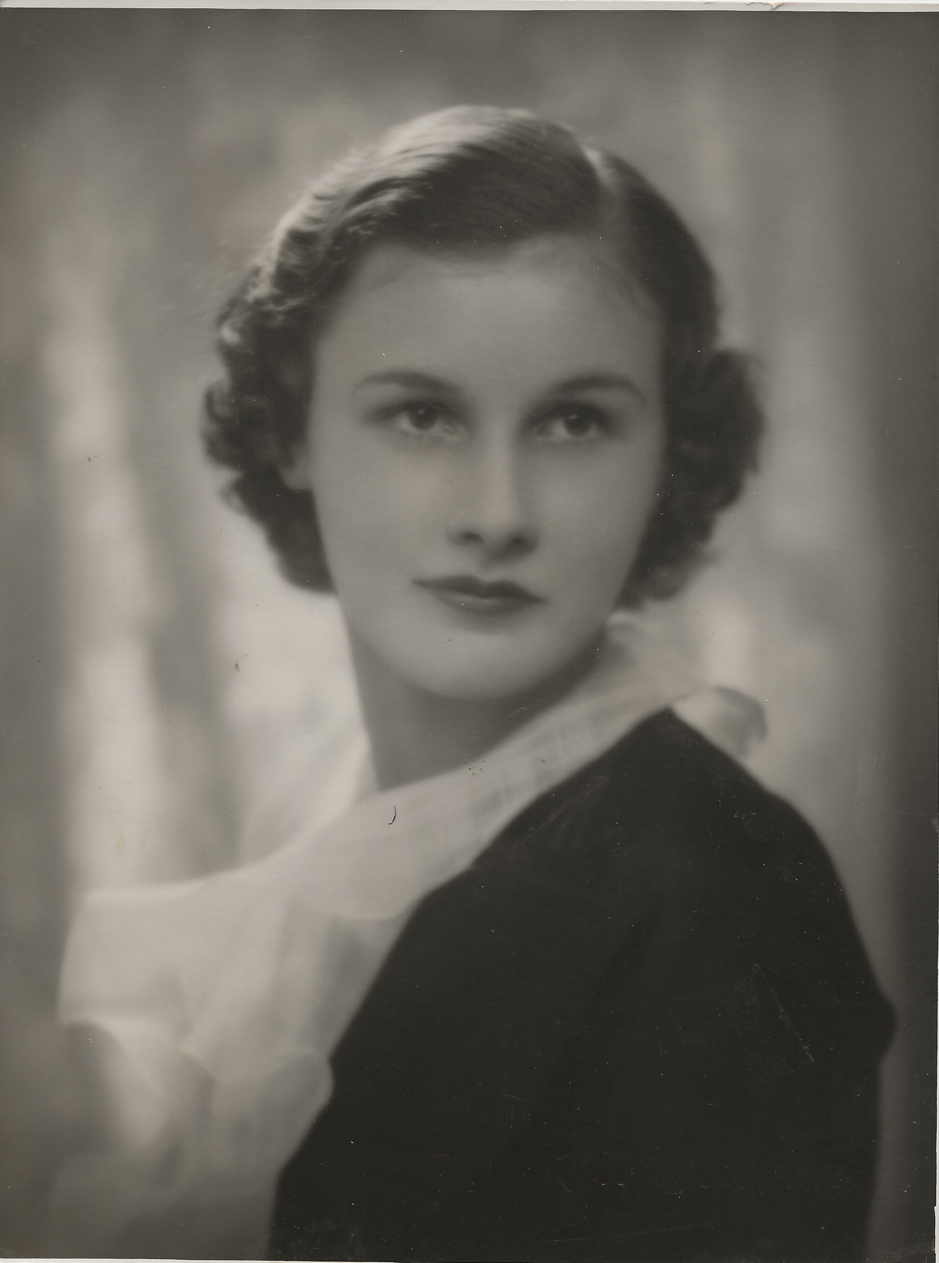 Barbara Greene - head shot by Kay Vaughan, with kind permission from her nephew Roger Tarling