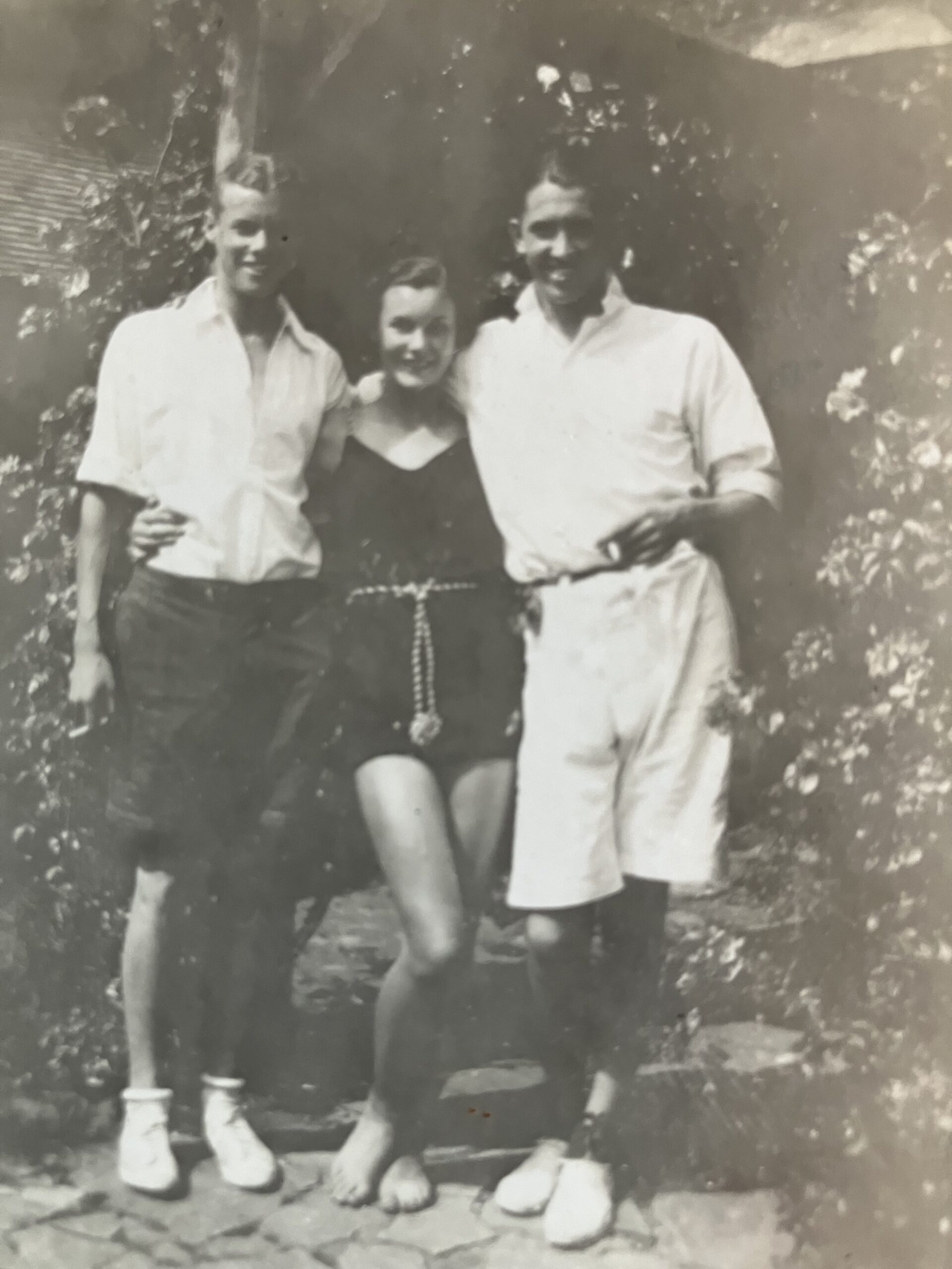 Kent, Barbara, and their cousin Pender Kent, 1935 Family Photo